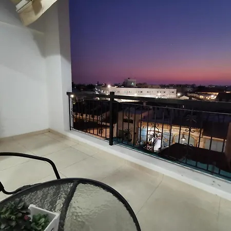 Must - Finikoudes * Larnaka