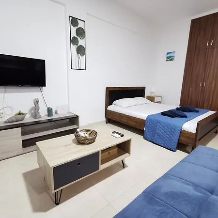 Must - Finikoudes Larnaka