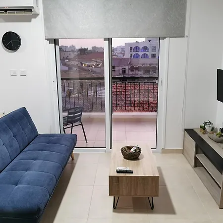 Must - Finikoudes Apartment Larnaka