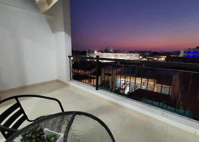 Must - Finikoudes * Larnaca