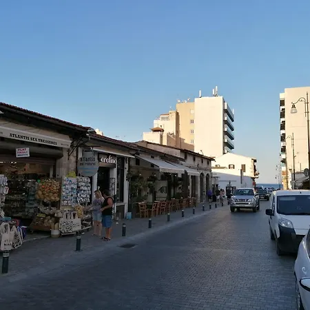 Must - Finikoudes 公寓