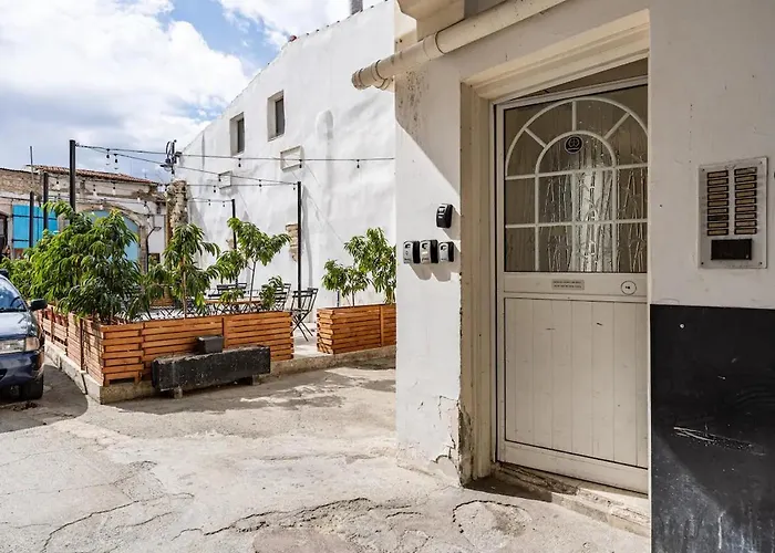 Must - Finikoudes * ラルナカ