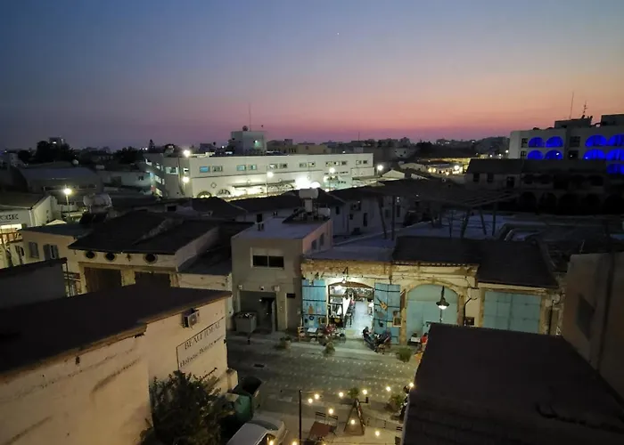 アパート Must - Finikoudes ラルナカ